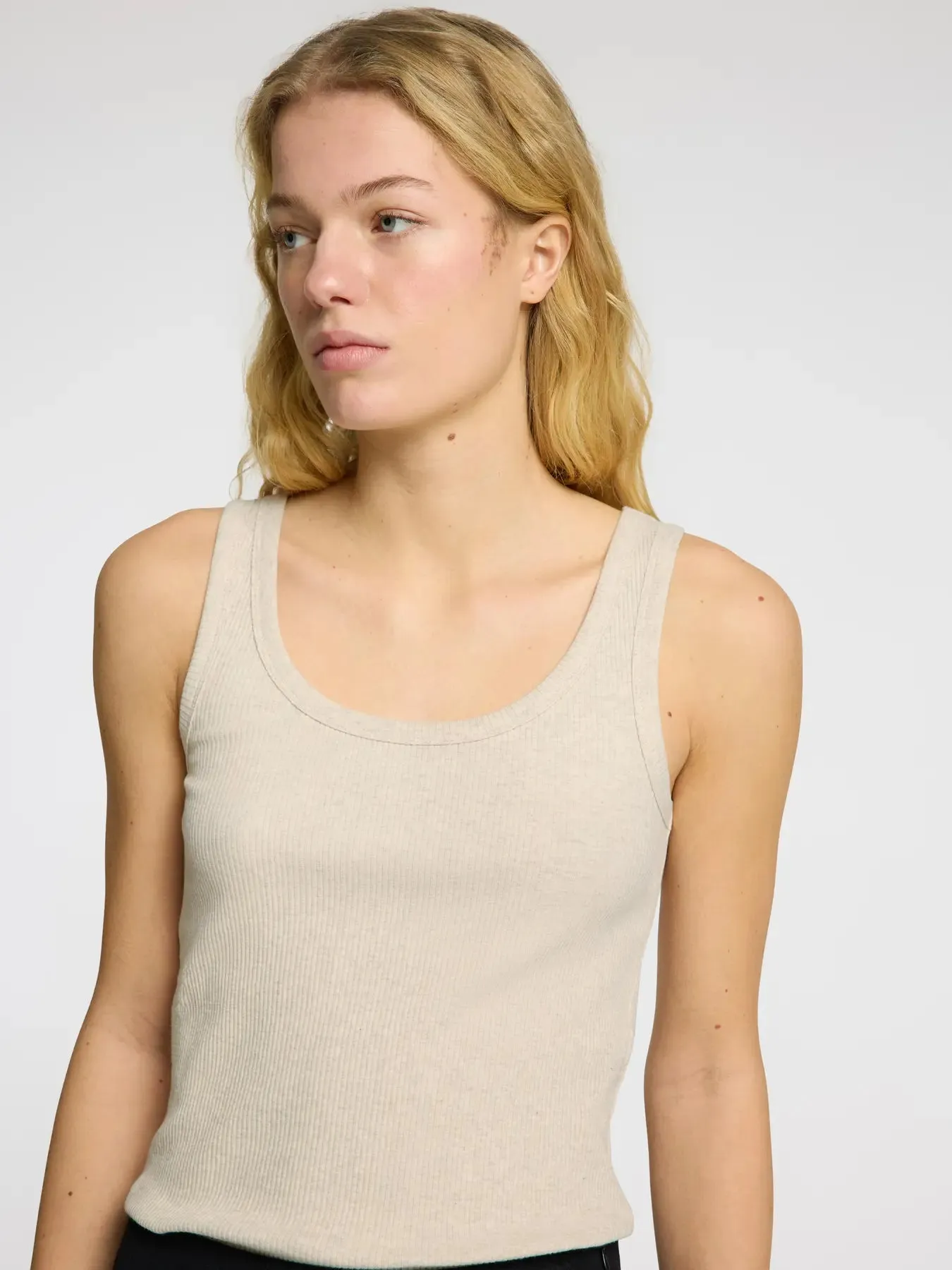 Camiseta sin mangas beige