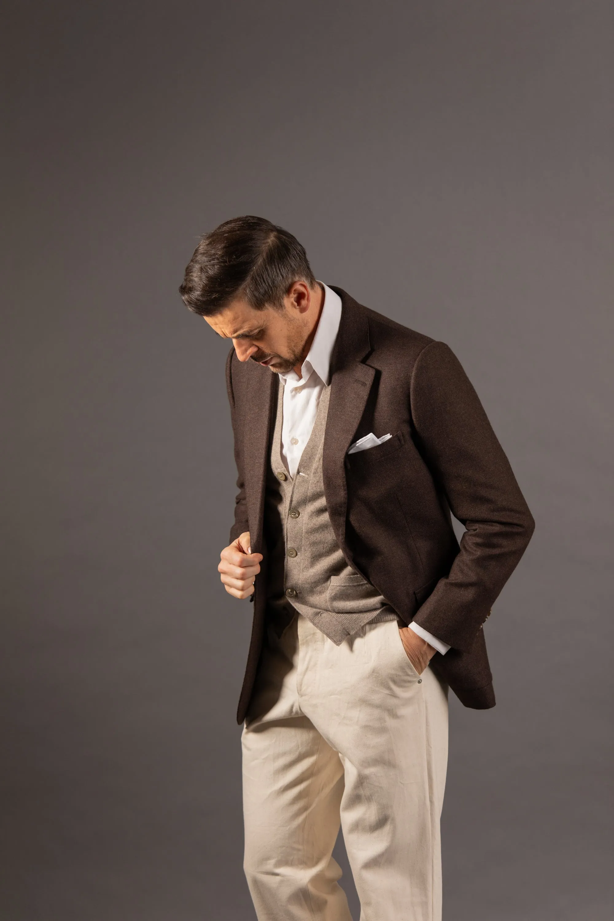 Cashmere Sleeveless Cardigan in Oatmeal