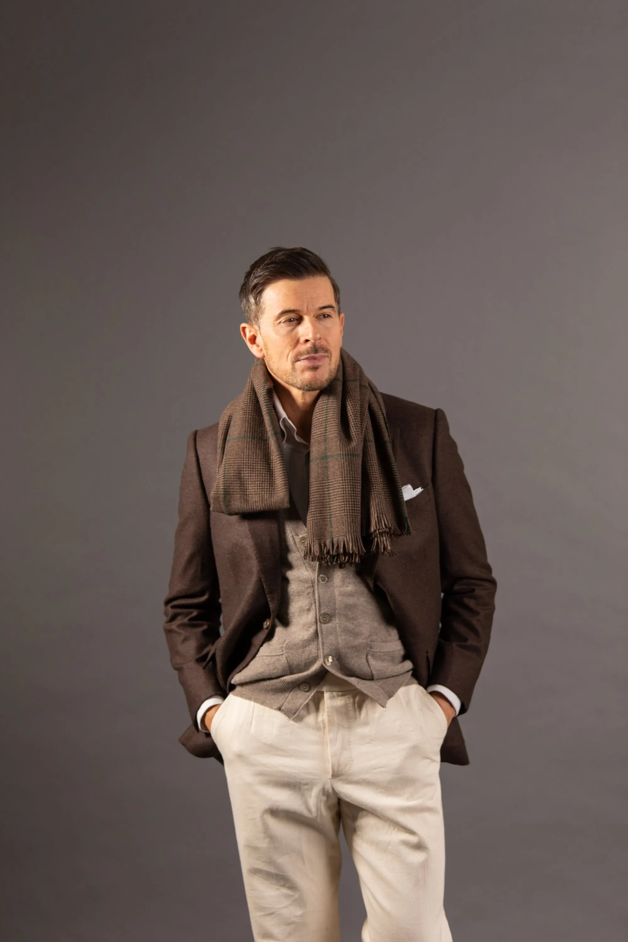 Cashmere Sleeveless Cardigan in Oatmeal
