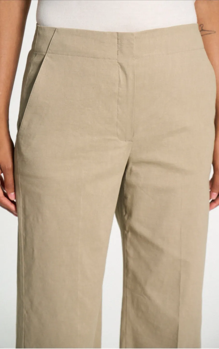 CLEAN TERENA CROPPED PANT