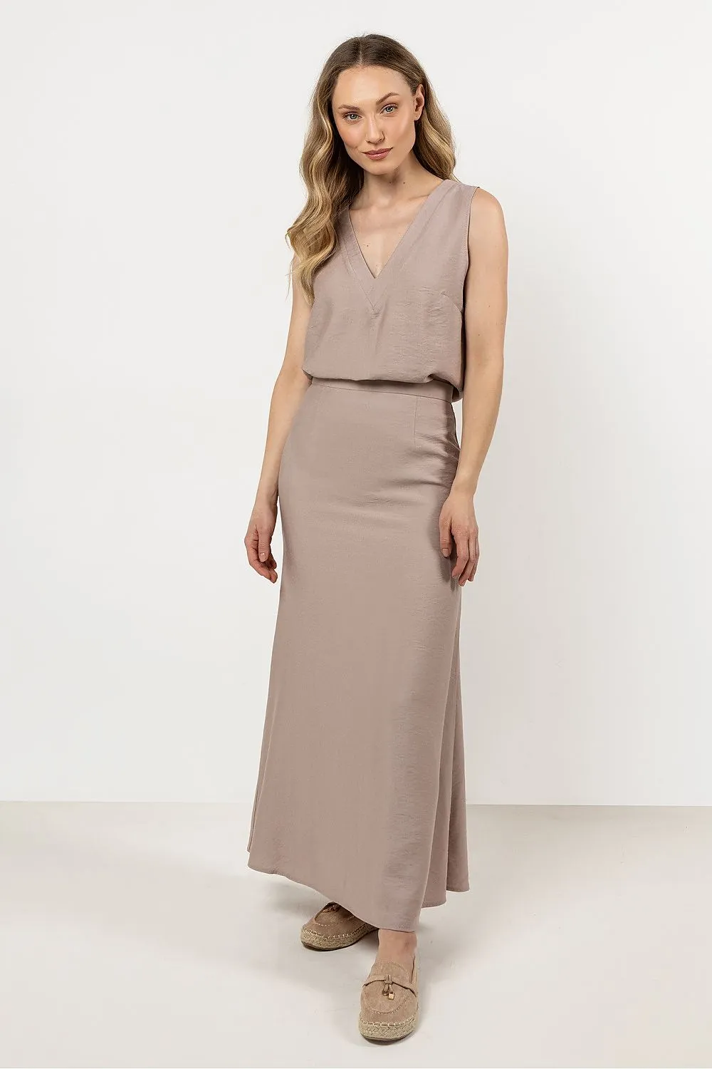 Flared High-Waist Skirt with Slit
