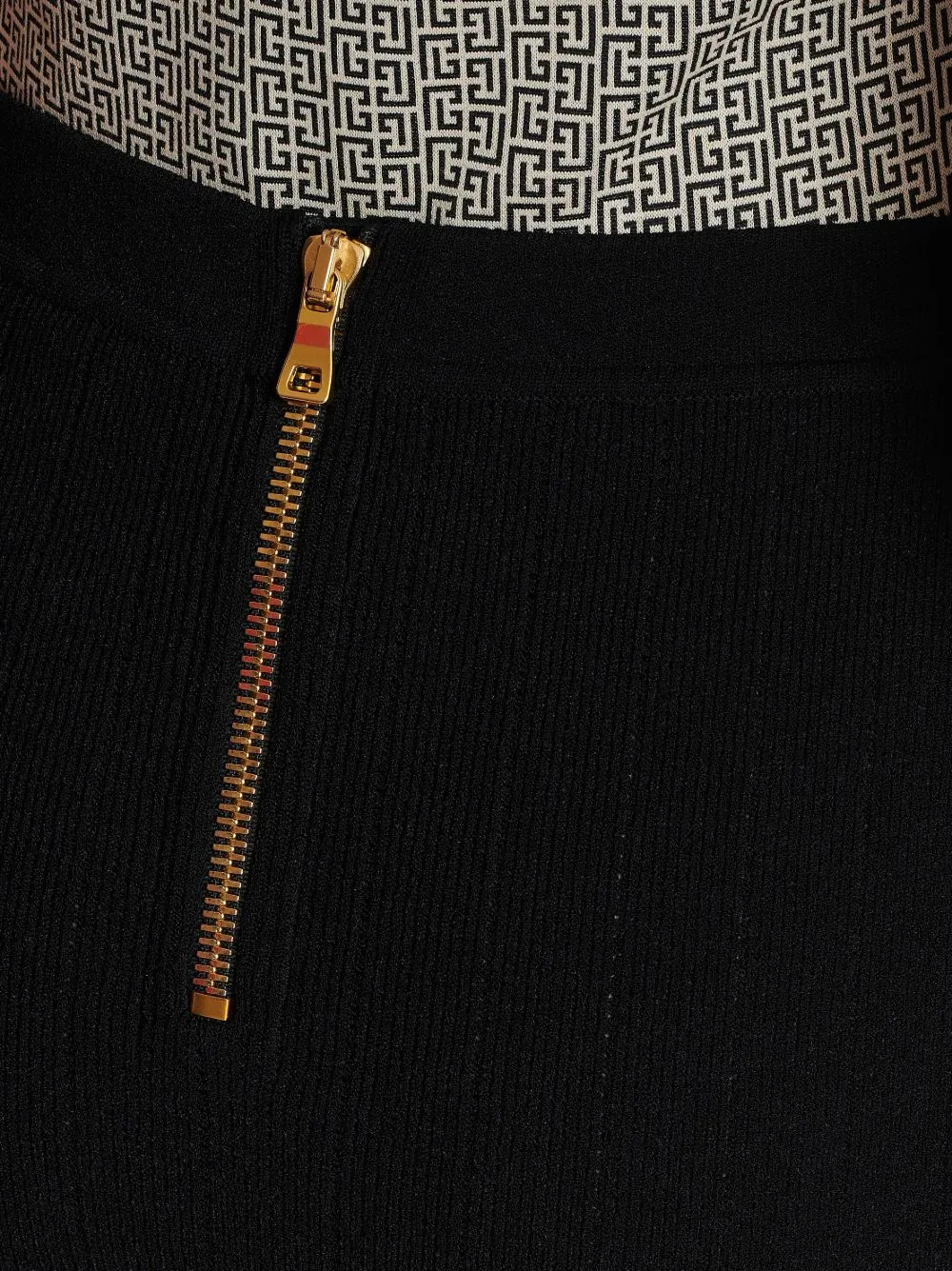 Knitted mini skirt