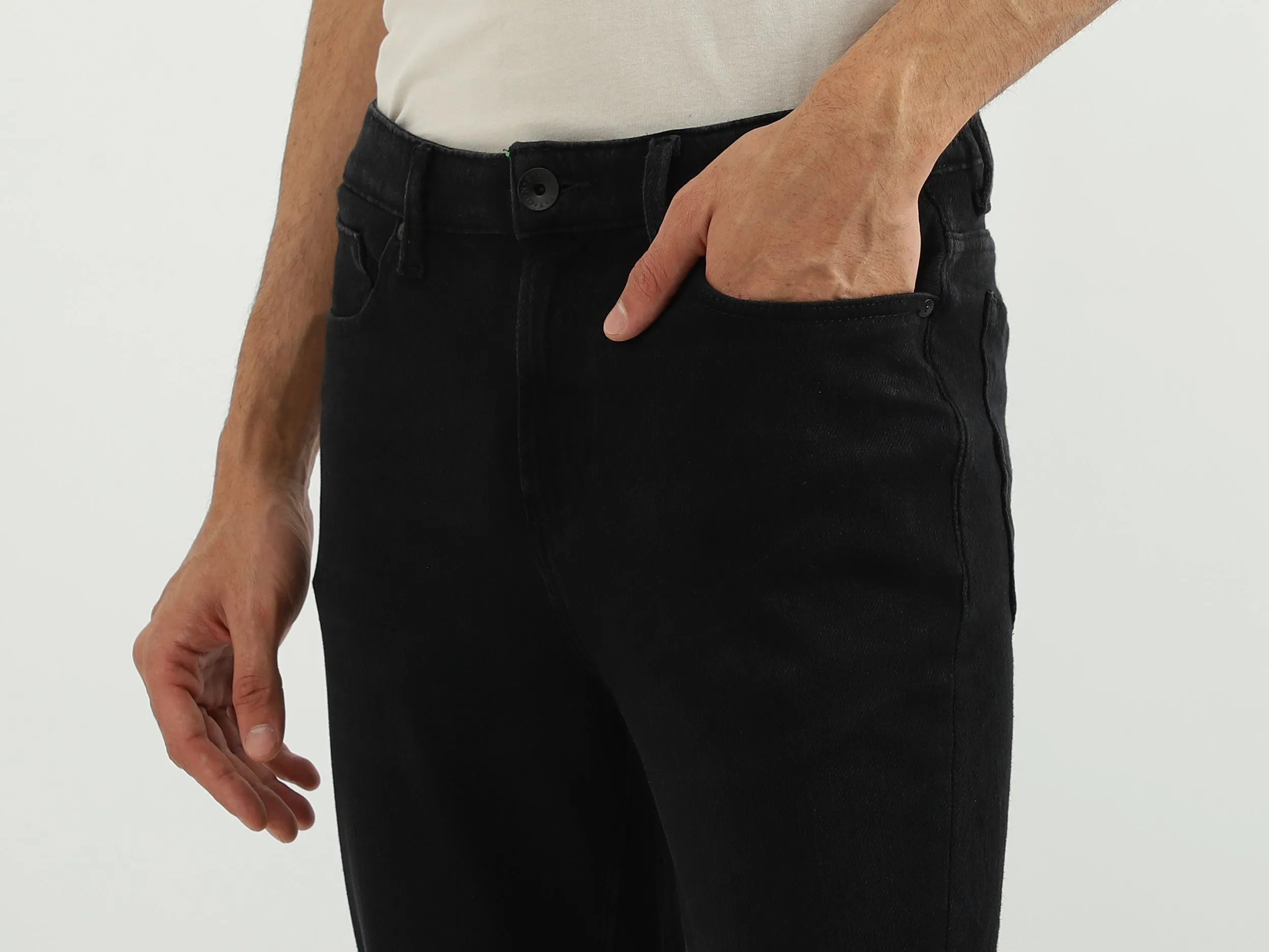 Men Solid Carrot Fit Jeans