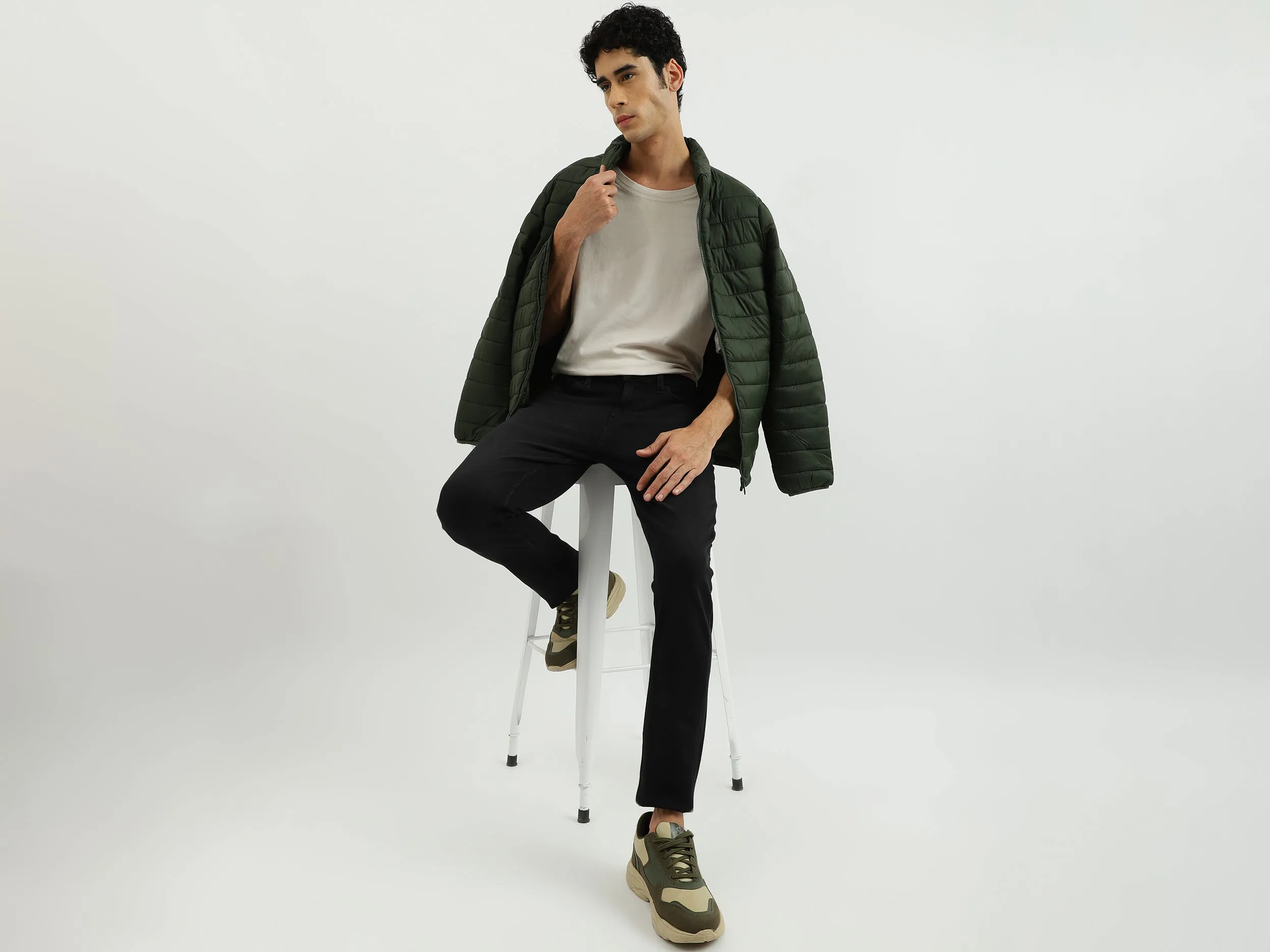 Men Solid Carrot Fit Jeans