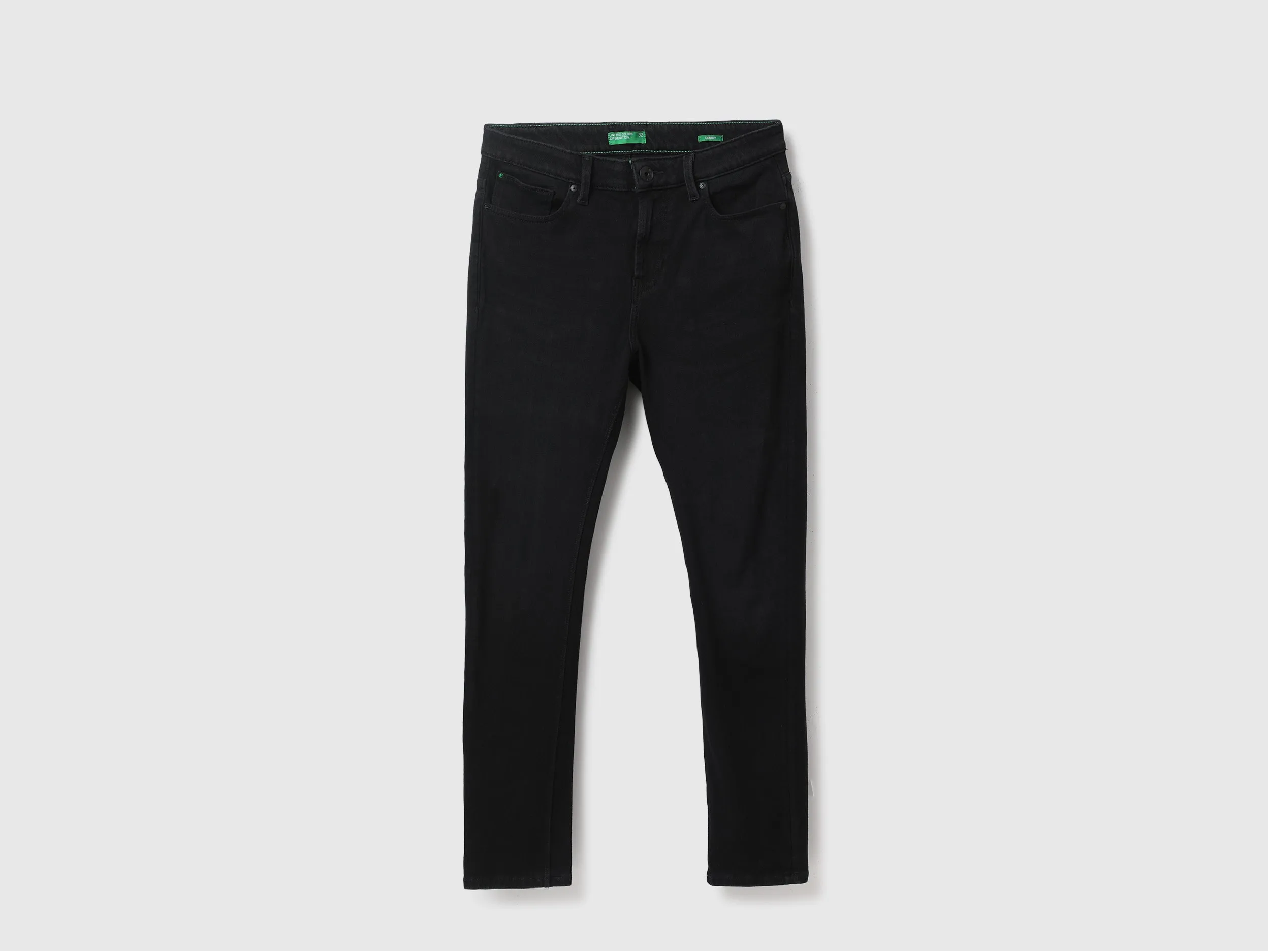 Men Solid Carrot Fit Jeans