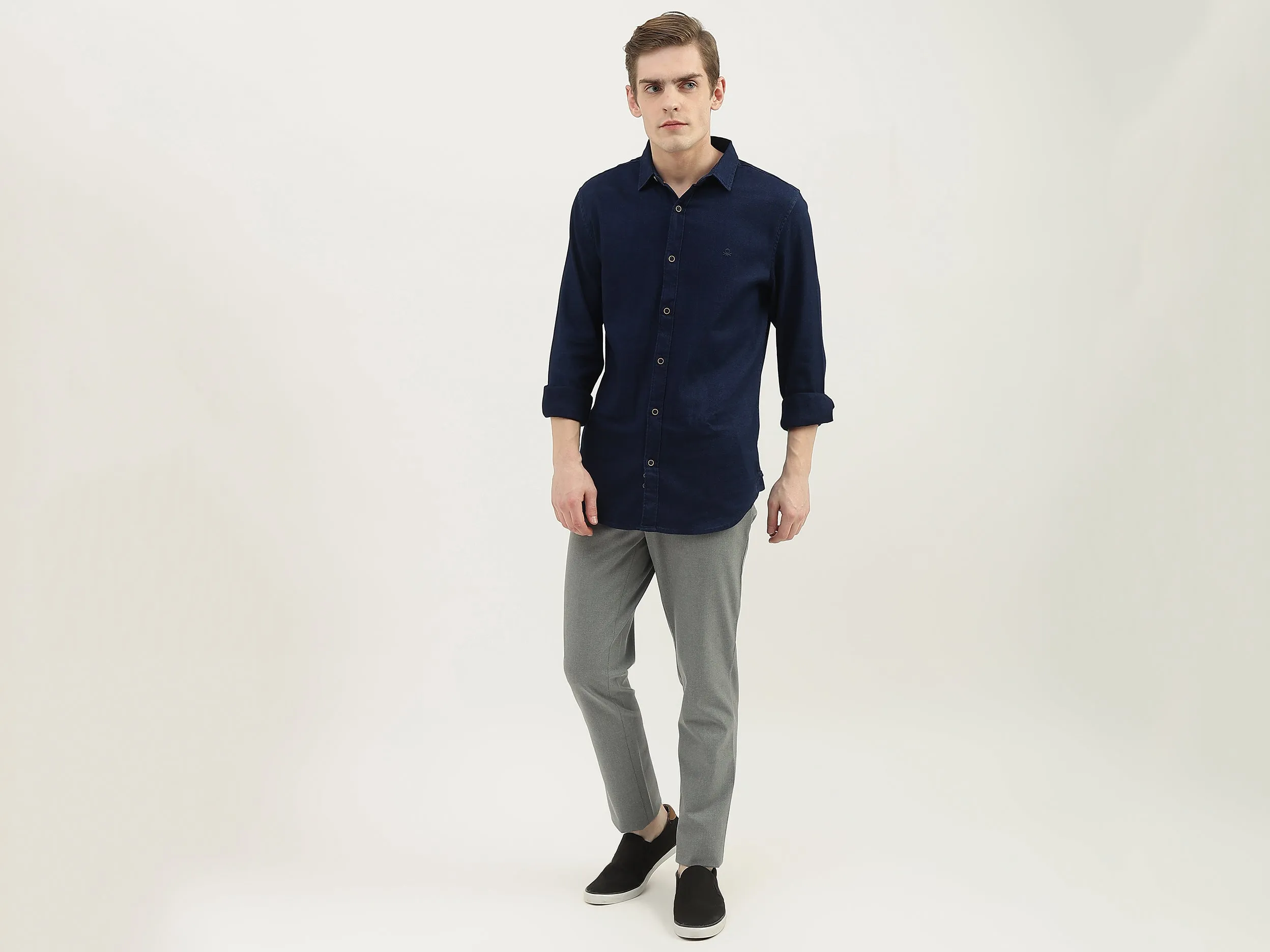 Men Solid Slim Fit Trousers