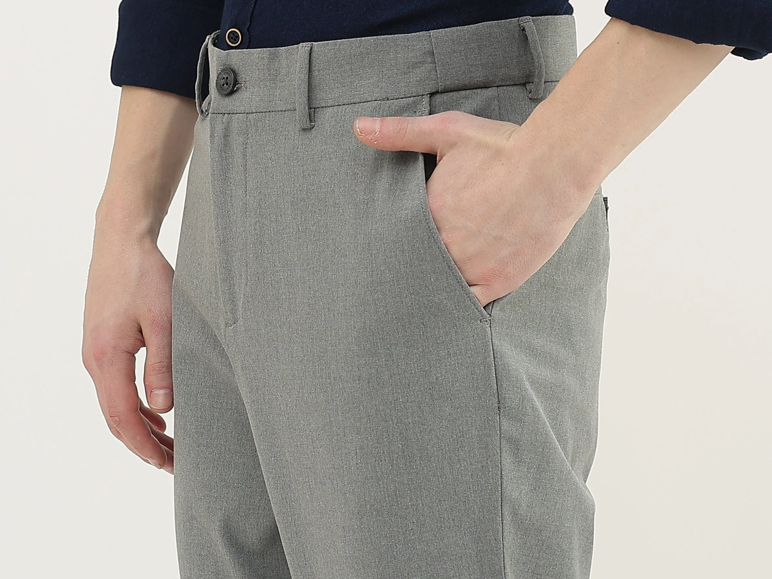 Men Solid Slim Fit Trousers