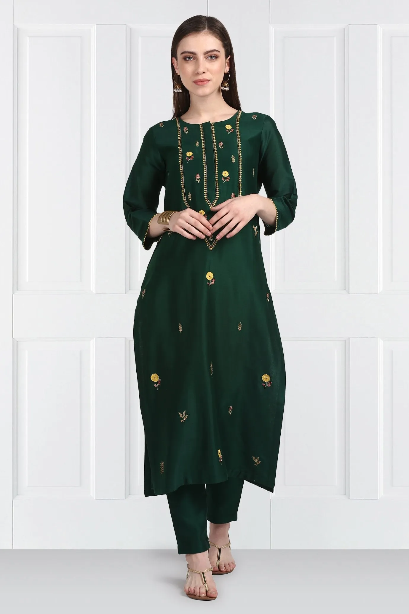 Panna Resham Yoke Zari Floral Buti Kurta With Chanderi Silk Pants and Dupatta
