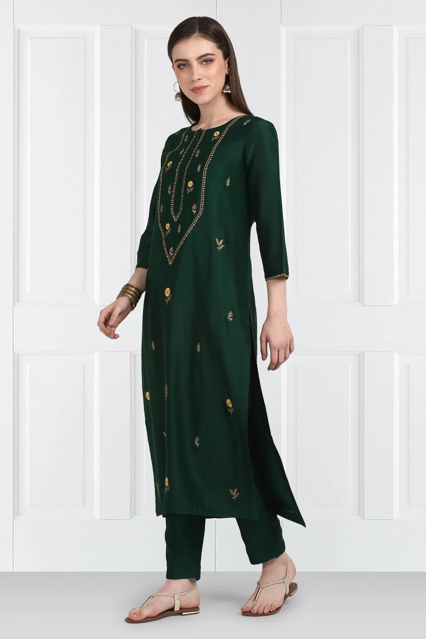 Panna Resham Yoke Zari Floral Buti Kurta With Chanderi Silk Pants and Dupatta