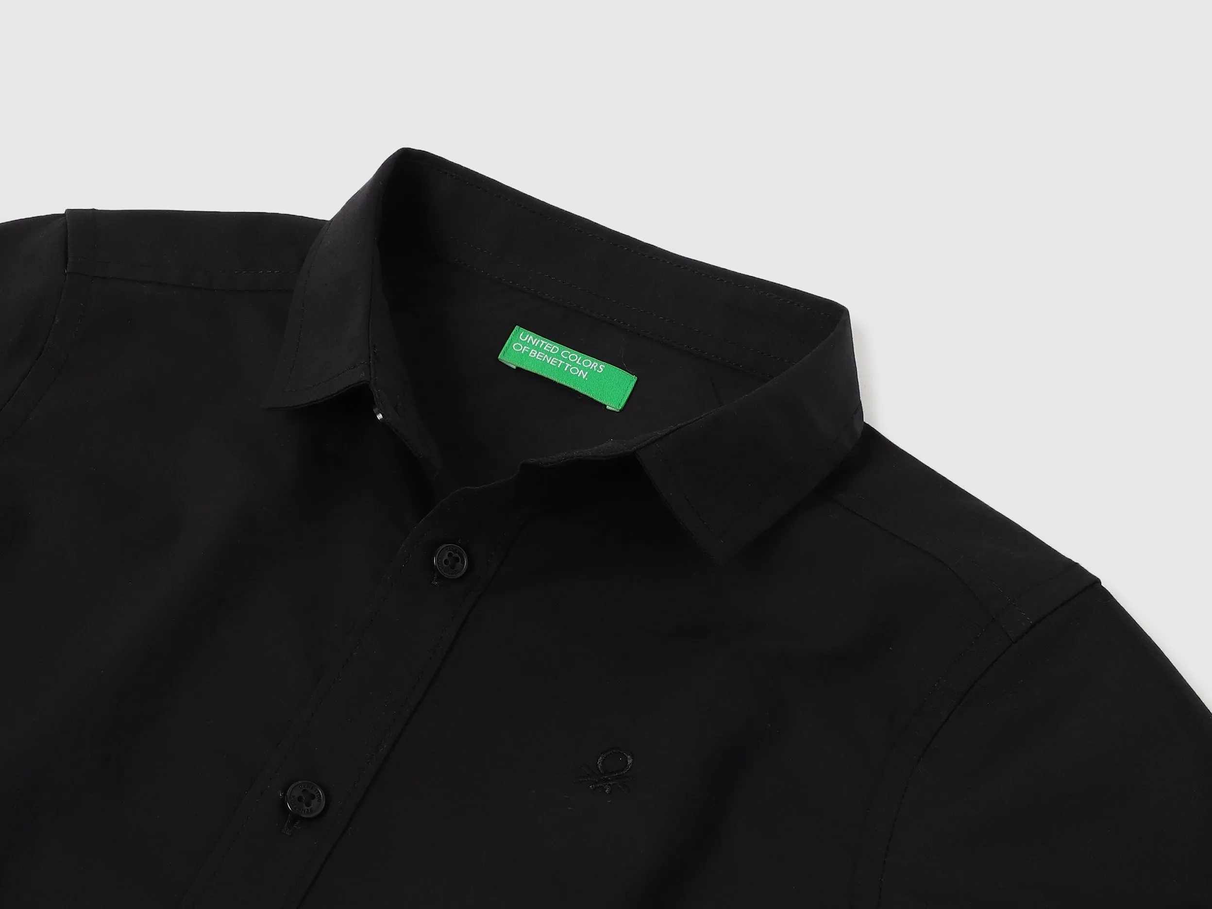 Regular Fit Spread Collar Solid Shirts