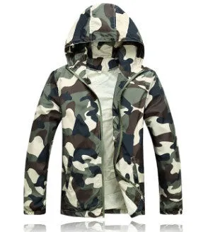 Selling Arrival Men Fashion Camouflage Jacket Summer Tide Male Hooded Thin Sunscreen Coat MWW170