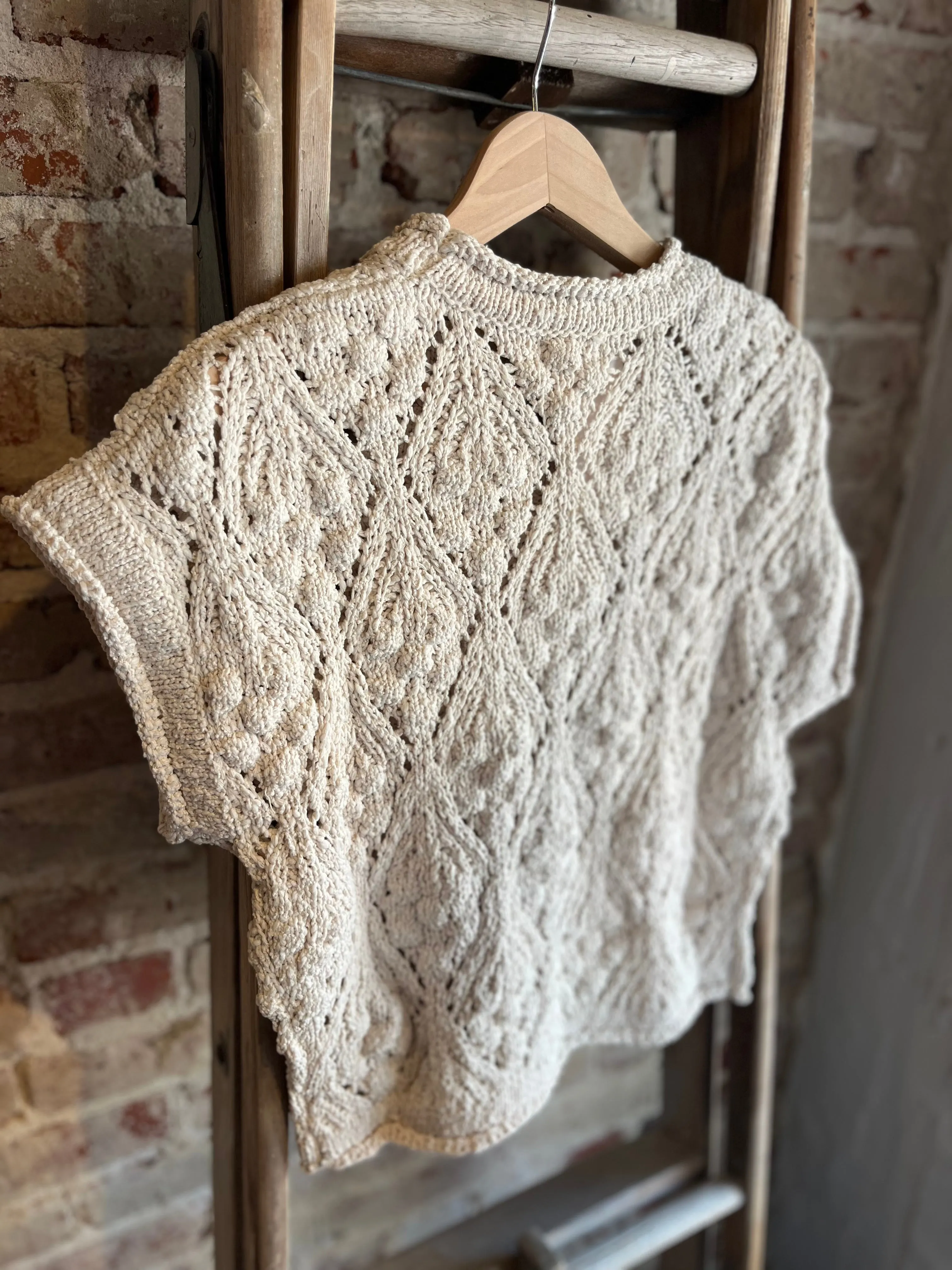 Short Sleeved Knit Sweater- Cream