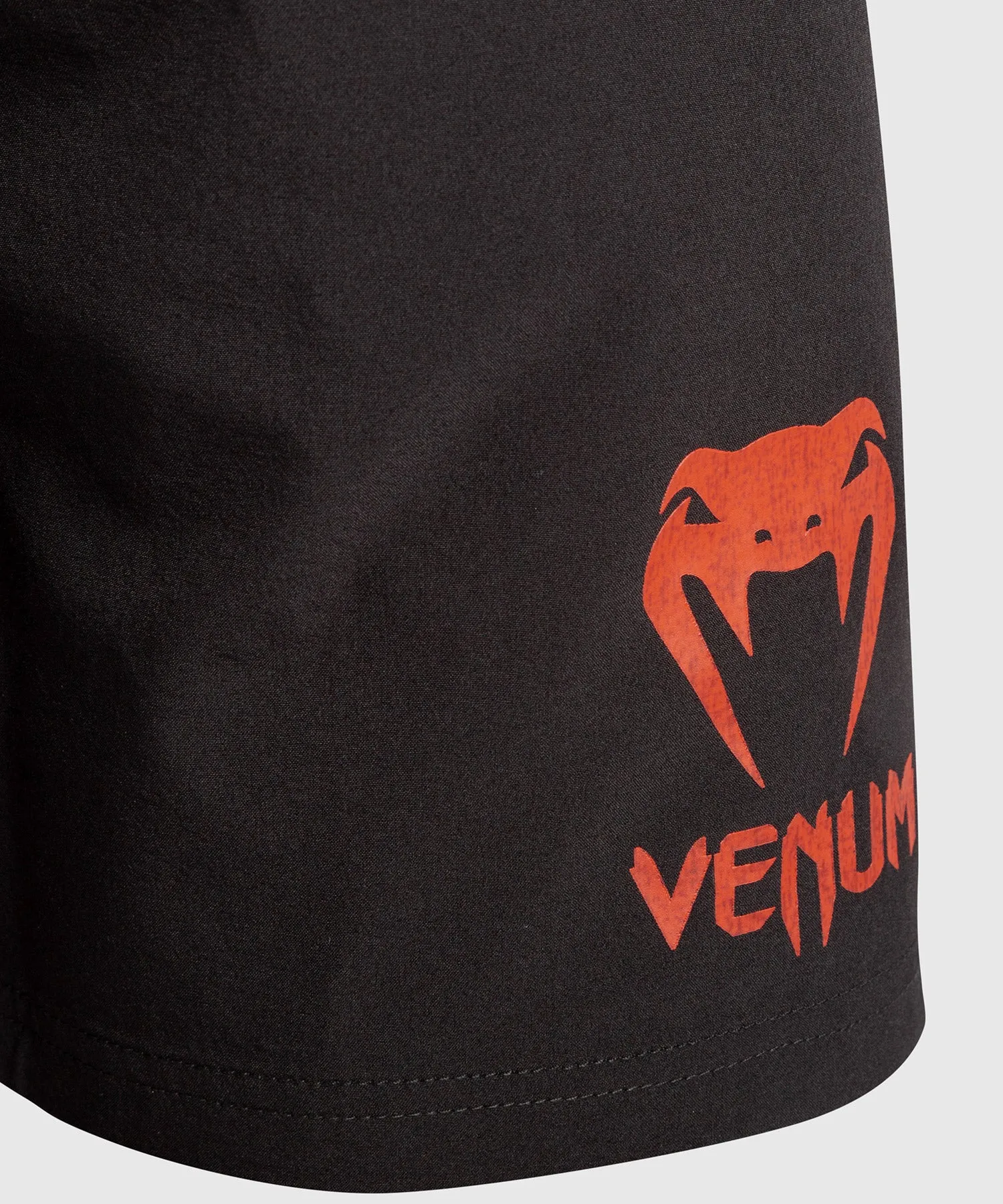 Venum Classic Training Shorts - Zwart/Rood