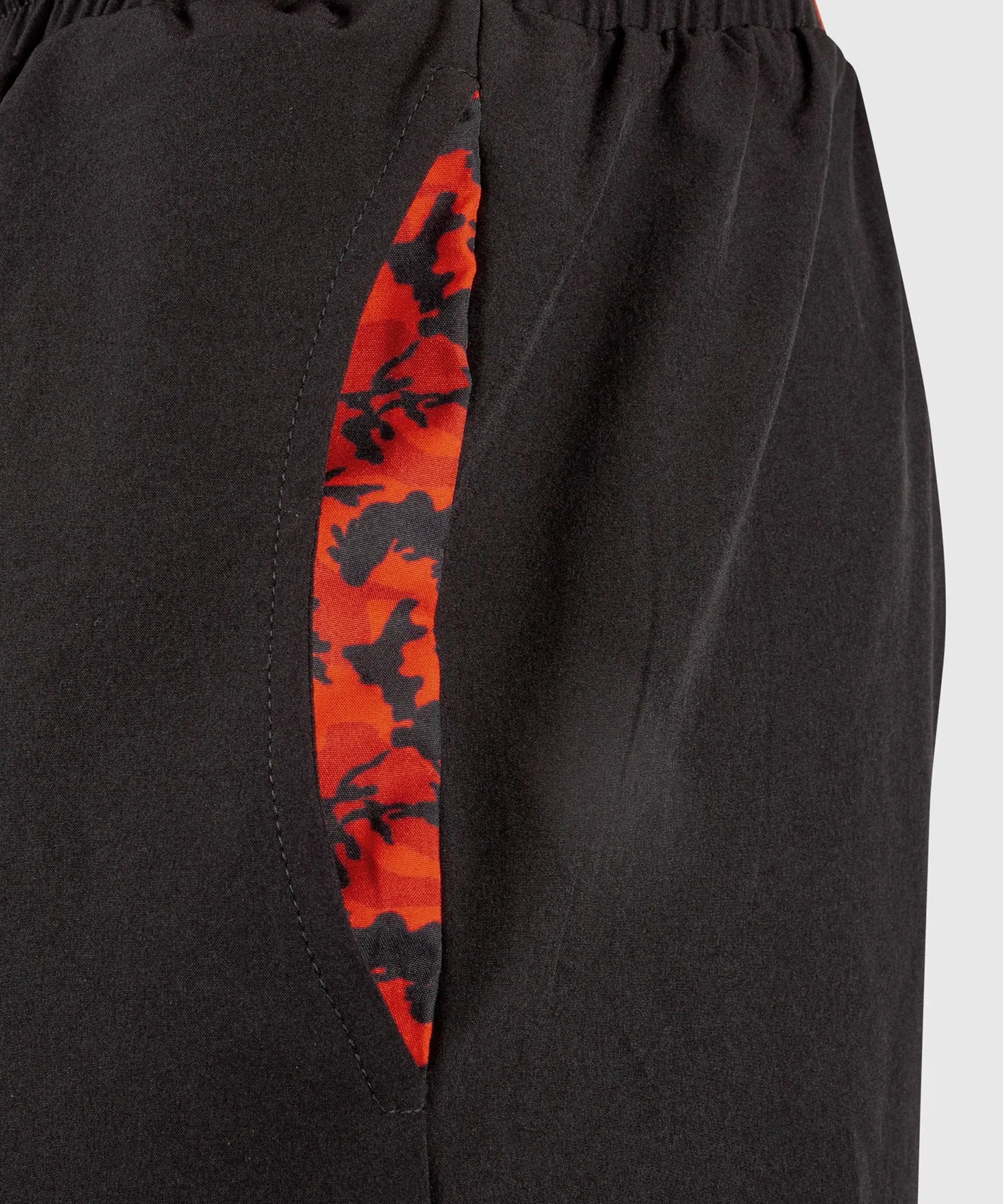 Venum Classic Training Shorts - Zwart/Rood