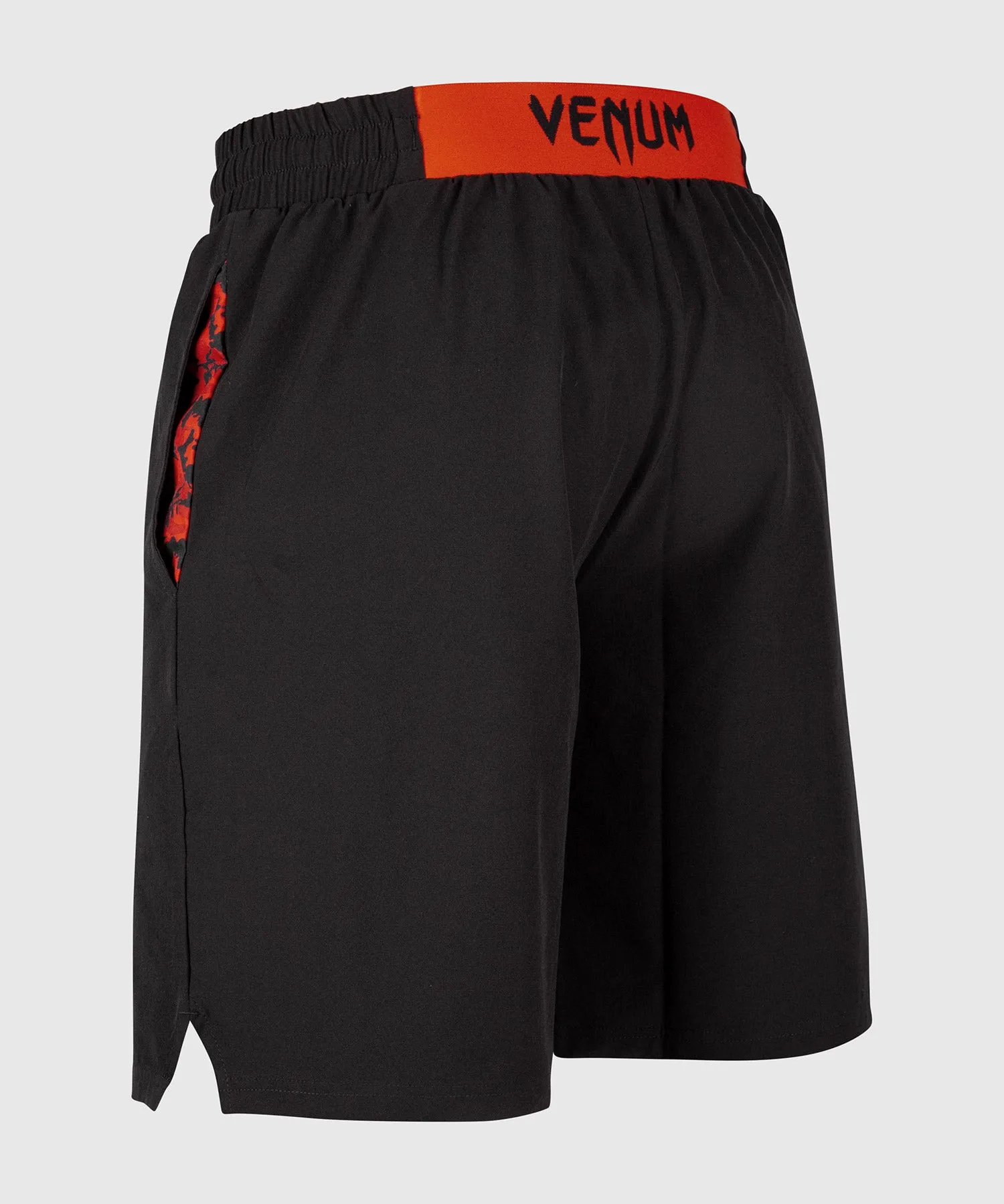 Venum Classic Training Shorts - Zwart/Rood
