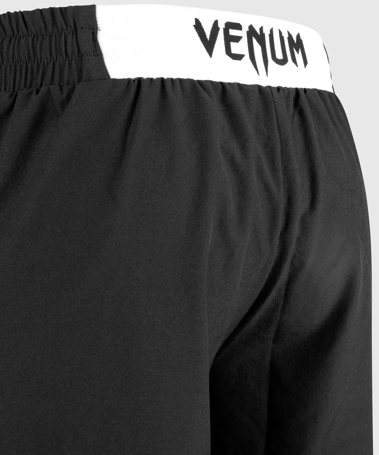 Venum Classic Training Shorts - Zwart/Wit