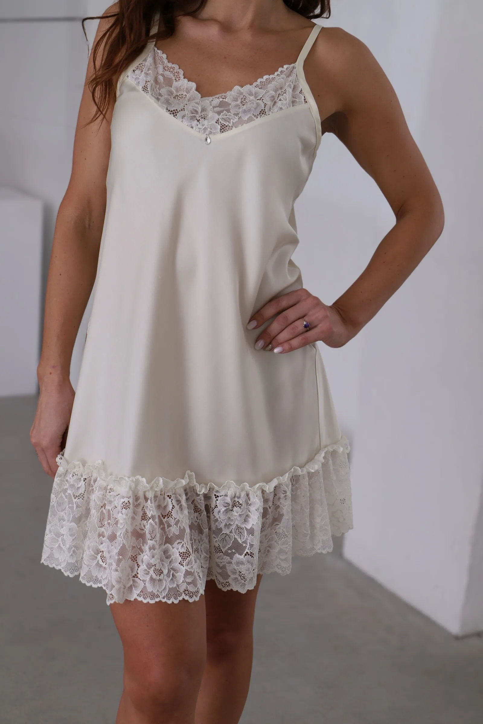 Women's nightgown: CHAMPAGNE & CHAMPAGNE Roll