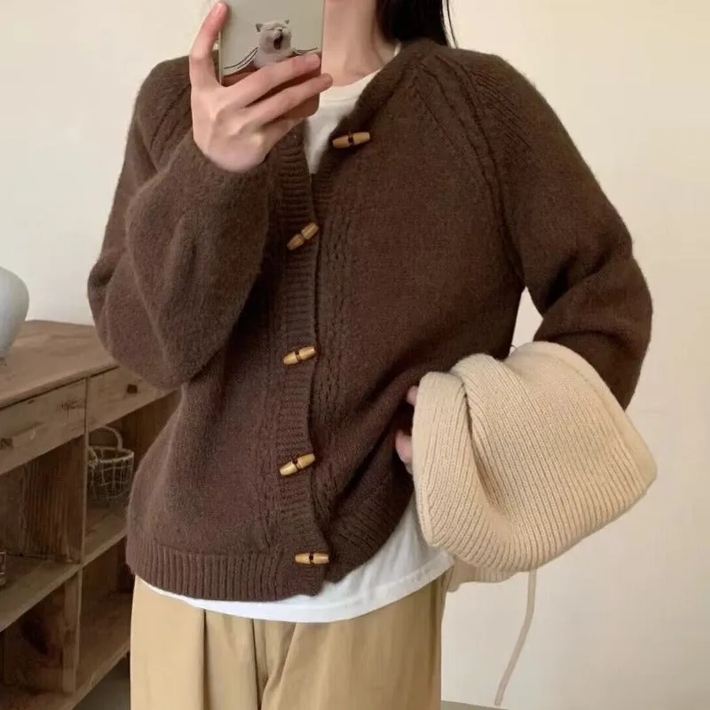 XIEYINSHE Gentle wind horn buckle knitted cardigan women's New autumn new loose and thin temperament soft waxy sweater jacket tide