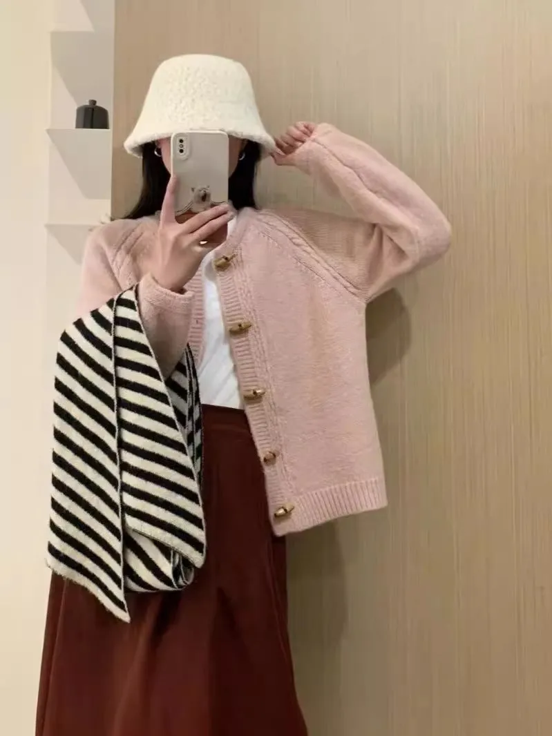 XIEYINSHE Gentle wind horn buckle knitted cardigan women's New autumn new loose and thin temperament soft waxy sweater jacket tide
