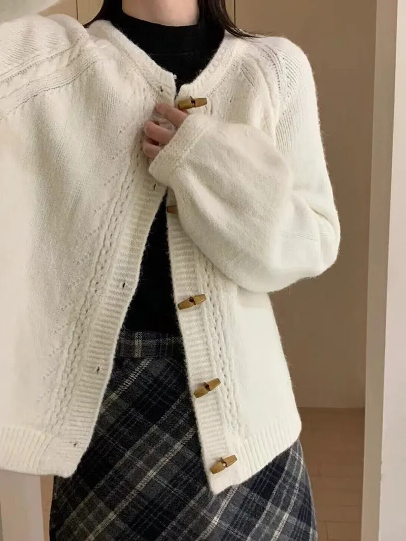 XIEYINSHE Gentle wind horn buckle knitted cardigan women's New autumn new loose and thin temperament soft waxy sweater jacket tide