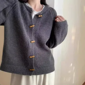 XIEYINSHE Gentle wind horn buckle knitted cardigan women's New autumn new loose and thin temperament soft waxy sweater jacket tide