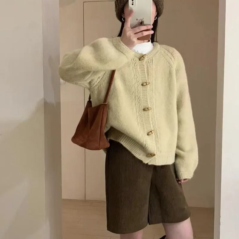 XIEYINSHE Gentle wind horn buckle knitted cardigan women's New autumn new loose and thin temperament soft waxy sweater jacket tide