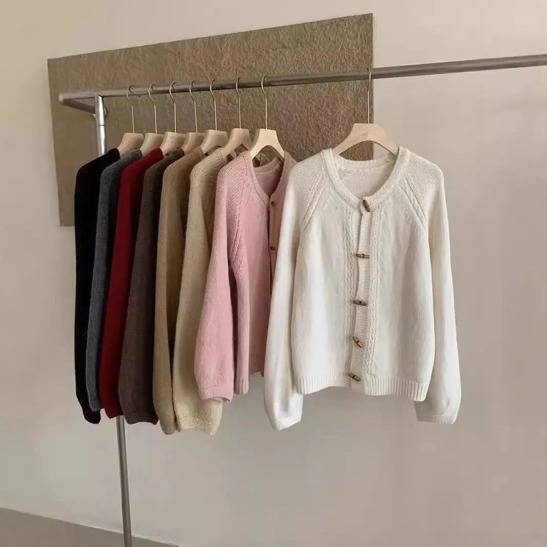 XIEYINSHE Gentle wind horn buckle knitted cardigan women's New autumn new loose and thin temperament soft waxy sweater jacket tide