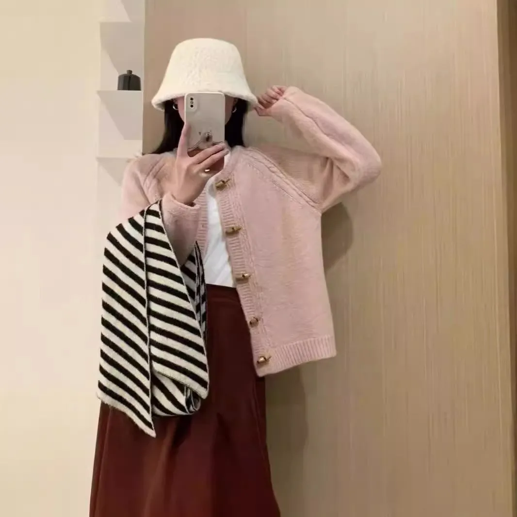 XIEYINSHE Gentle wind horn buckle knitted cardigan women's New autumn new loose and thin temperament soft waxy sweater jacket tide