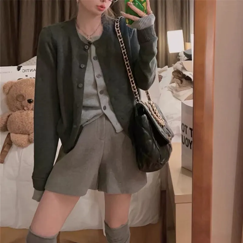 XIEYINSHE New autumn and winter new gray fake two-piece knitted cardigan women's Korean simple versatile and thin crew neck sweater outer wear